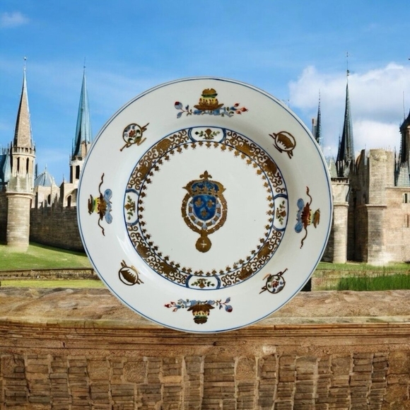 Chinese Export Porcelain Plate Coat of Arms & Floral Design 12” Charger Plate - Picture 1 of 6